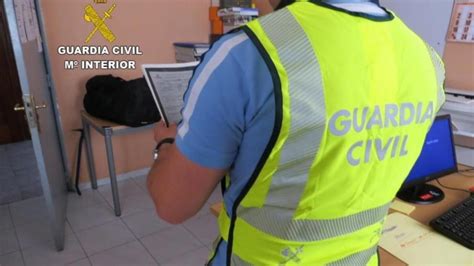 Al Menos Tres Detenidos En Una Operaci N De La Guardia Civil En