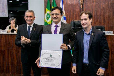 Portal da UFC Universidade Federal do Ceará Em solenidade na Câmara