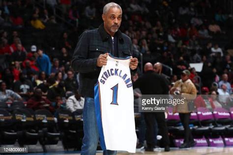 Wizards Rod Strickland Photos And Premium High Res Pictures Getty Images