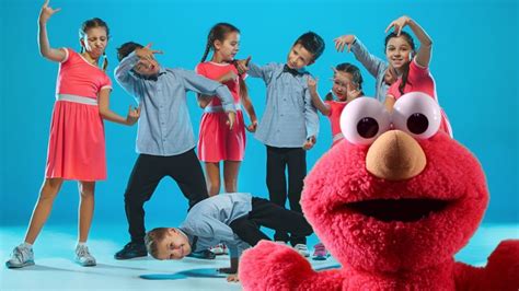 Elmo Loves To Dance - YouTube