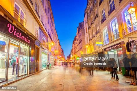 Rue Saint Denis Paris Photos Et Images De Collection Getty Images