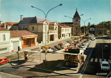 CPSM FRANCE 33 Pessac la place la mairie et l église 33 gironde