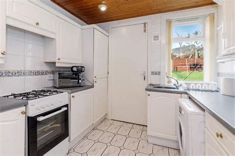 2 Bedroom Lower Cottage Flat For Sale In Cardowan Road Carntyne G32 6qr