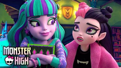 Draculaura Invita A Twyla A Una Terrorifiesta De Pijamas Nueva Serie