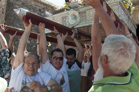 Ciudad Real La Procesión De La Virgen Pone Fin A La Romería De Alarcos