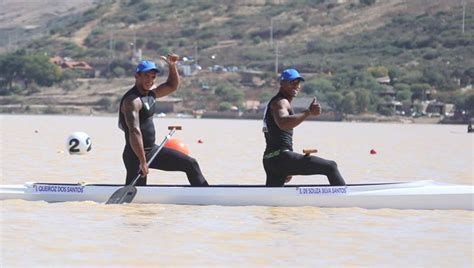 Em Ritmo De Treino Isaquias Leva Dois Ouros Na Canoagem Um Deles Ao