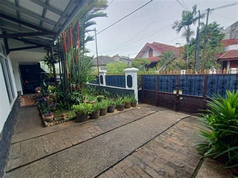 Rumah Di Pondok Bambu Jakarta Timur Strategis Bangunan Terawat