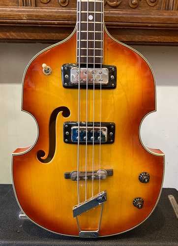 1970 Crestwood Bass Sunburst Guitars Bass Lark Street Music