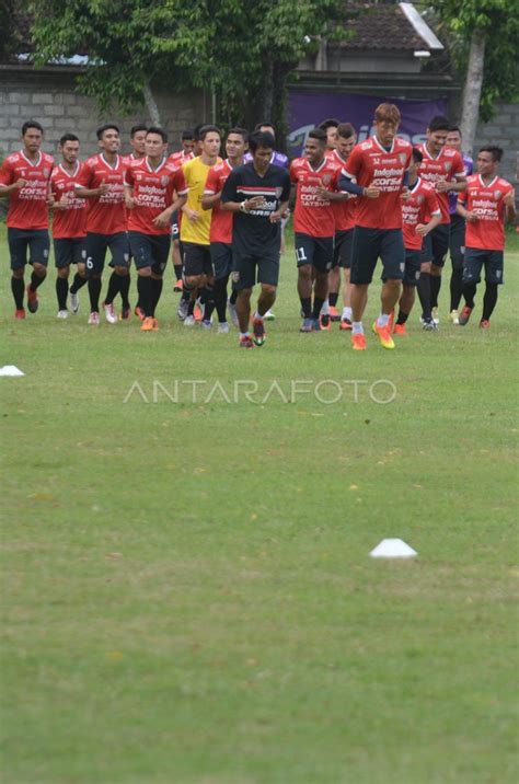 Latihan Perdana Bali United Antara Foto