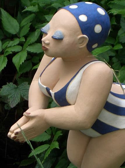 Schwimmerin Margit Hohenberger Keramik Kunst