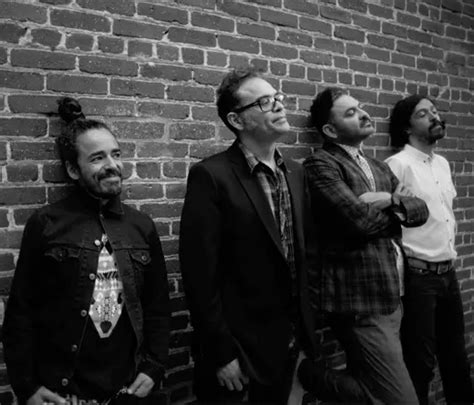 Un Par De Lugares” De Café Tacvba