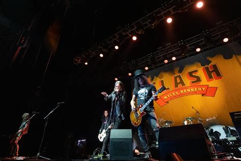 Slash And Myles Kennedy Hacen Rockear Al Pepsi Center La Carteleramx