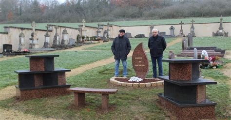 Neuville L S Vaucouleurs Un Columbarium Cr Au Cimeti Re