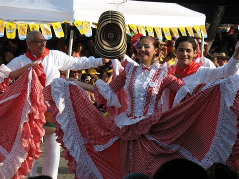 Vestuario Cumbia Colombiana Folclor Colombiano