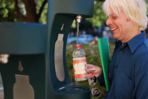 New water bottle filler stations keep students hydrated – The Daily Texan