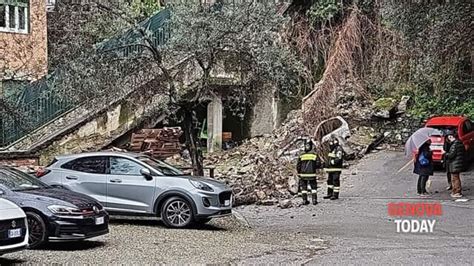 Maltempo A Genova Crolla Muro Scuola In Via Amarena A San Fruttuoso