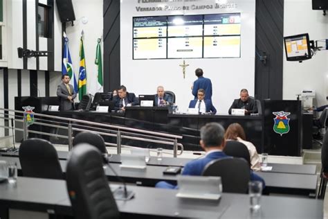 Câmara aprova requerimentos e projetos durante sessão de quinta feira