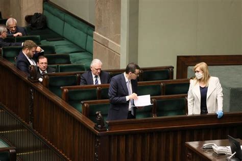 Tarcza Antykryzysowa Przepychanki W Sejmie Pad Y S Owa O Oszustwie