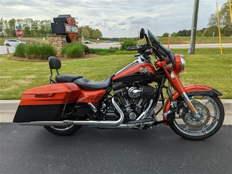 2014 Harley Davidson Cvo™ Road King® Tribal Orange And Galactic Black