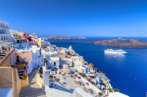 Santorini - Travel guide for holidays in Santorini - flights, hotels ...