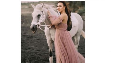 6 Potret Selebgram Ratu Rizky Nabila Janda Tajir Yang Makin Hot