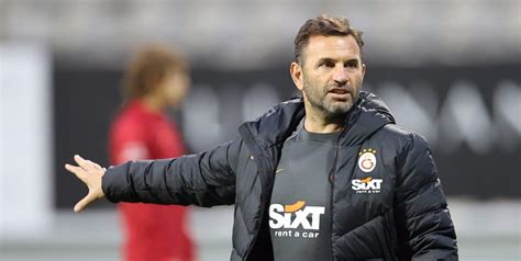 Galatasaray Trainer Okan Buruk Mit Botschaft An Fenerbahce Halten