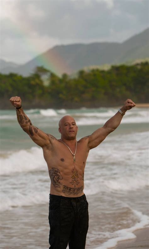 Vin Diesel Se Estrena En Twitter Y Lo Celebra Con Sexy Foto Cdn El Canal De Noticias De Los