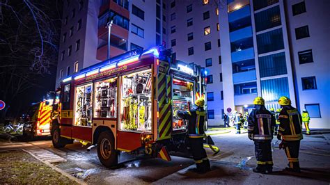 Burghausen Brand in Diabelli Block sorgt für Großeinsatz der Feuerwehr