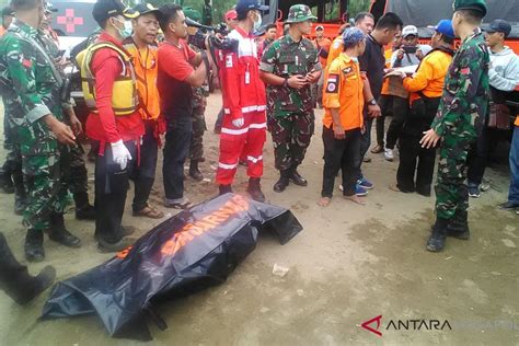 Tim Gabungan Kembali Menemukan Serpihan Pesawat Lion Air Antara News