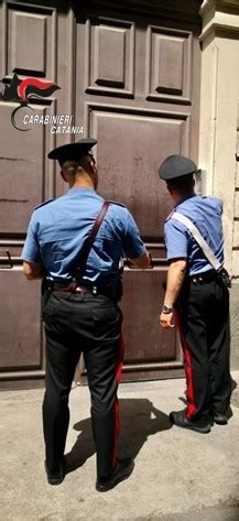 Blitz dei carabinieri di Catania in 180 b b di città e provincia