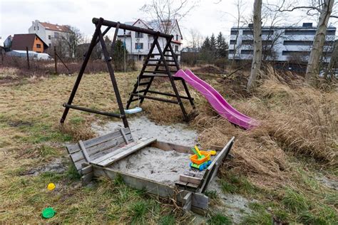 Oto Najgorsze Place Zabaw W Polsce I Nie Tylko Wygl Daj Jak Klatki