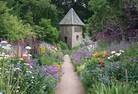 Edwin Lutyens and Gertrude Jekyll - Design for Living | The Culture ...