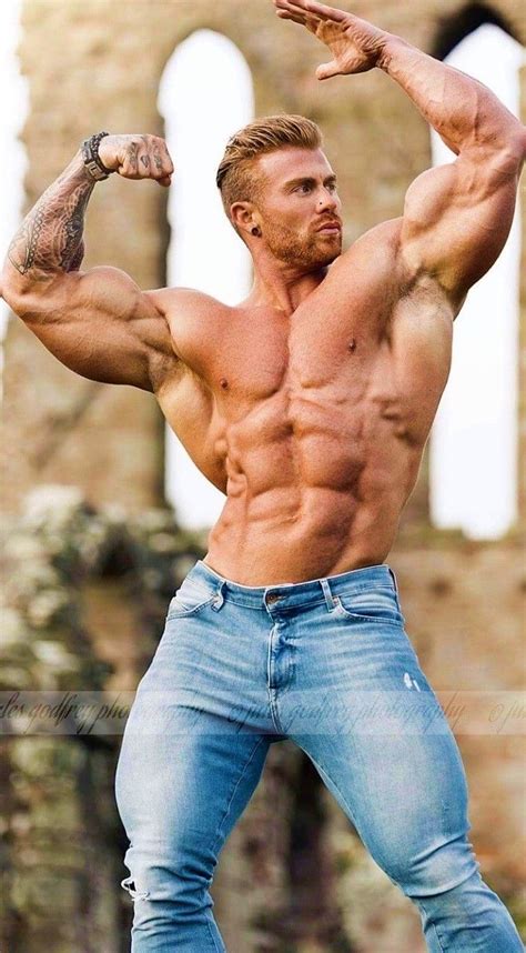 Pin on Muscular Musclé