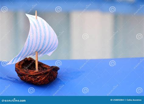 Nut Shell Sailing Boat Stock Photo Image Of Float Atlantic 25885084