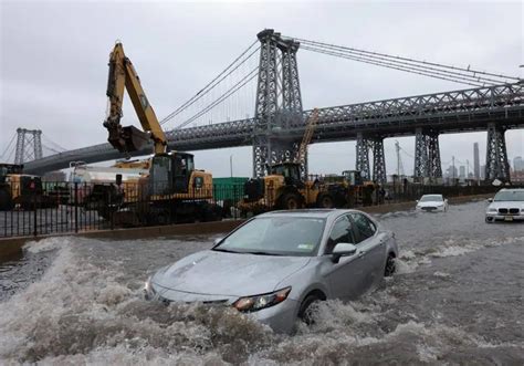 Nueva York Declara El Estado De Emergencia Por Las Lluvias Torrenciales Y Las Inundaciones