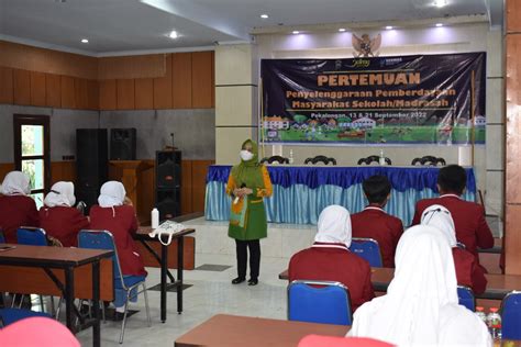 Penyelenggaraan Pemberdayaan Masyarakat Sekolahmadrasah Dinas