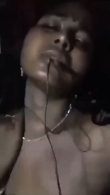 Desi Sexy Woman Showing Big Pussy Boobs And Masterbation In Video Call With Boyfriend
