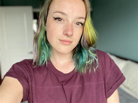 Impulsive hair dye : r/selfie