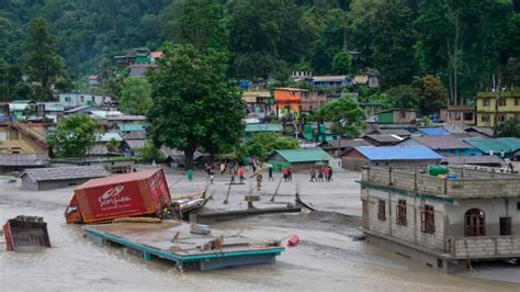 La Rupture D Un Barrage Dans Le Nord Est De L Inde Fait Au Moins Morts