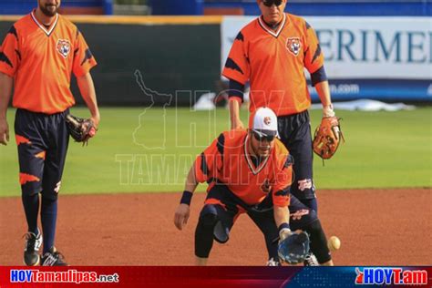 Hoy Tamaulipas Equipo De Tigres De Quintana Roo Se Toma La Foto Oficial