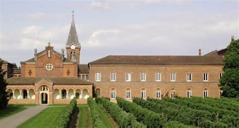 Le Plantay Visitez Labbaye Notre Dame Des Dombes