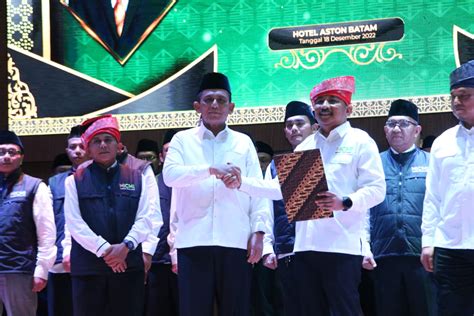 Gubernur Ansar Lantik Majelis Pengurus Icmi Orda Kota Batam