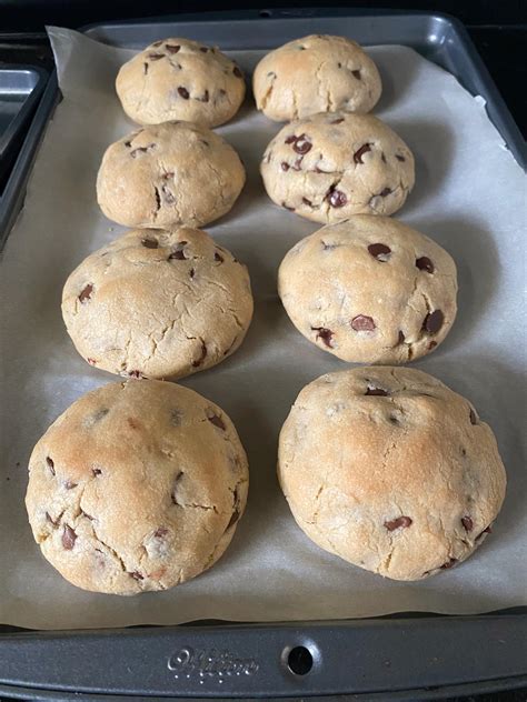 A Fresh Batch Of Nyc Style Chocolate Chip Cookies I Need To Visit