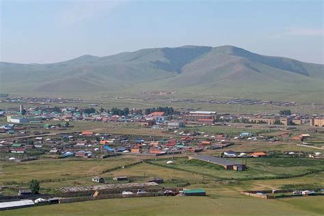 Засаг дарга хятад иргэдэд газар олгожээ
