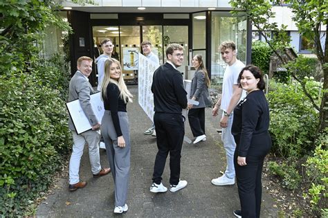 BGW Journal Im Mai Ausbildung Immobilienkaufleute BGW Bielefeld