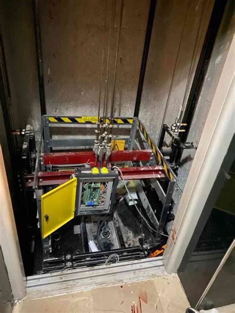 This report explains what determines an elevator mechanic wage 4