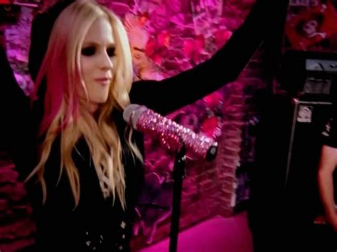 Avril Lavigne The Best Damn Thing MV Screencaps HQ Music Image