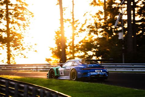 VLN NLS 2023 Falken Motorsports fährt bei den 12h Nürburgring mit