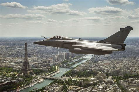 Breathtaking Dassault Rafale Over The Eiffel Tower Paris France R