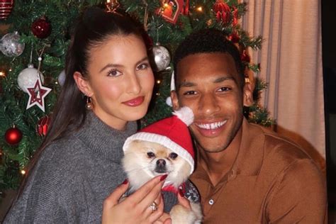 Félix Auger Aliassime and his girlfriend spread festive cheer with